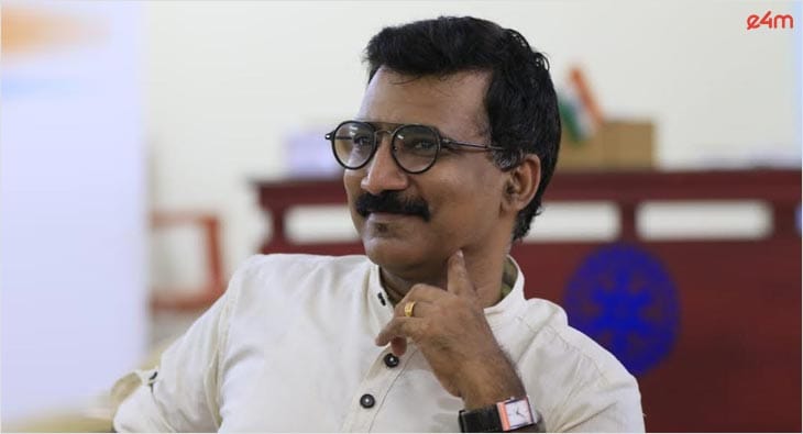 Pradeep Menon. M?blur=25