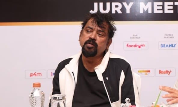 Santosh sivan?blur=25