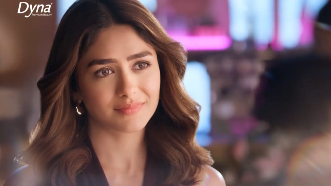 mrunal thakur?blur=25