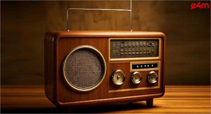radio?blur=25