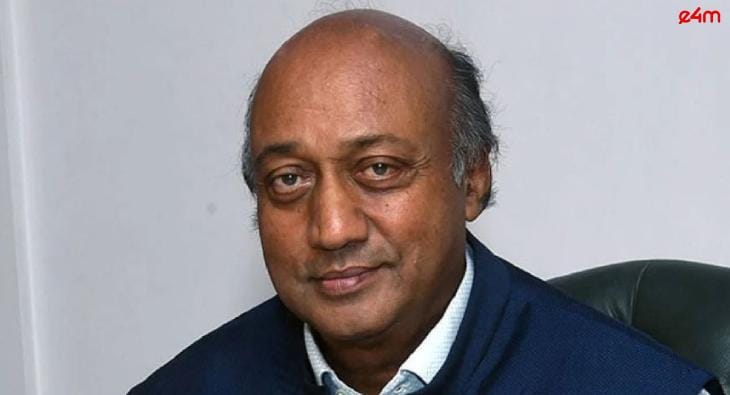 Madhur Bajaj, Bajaj Auto