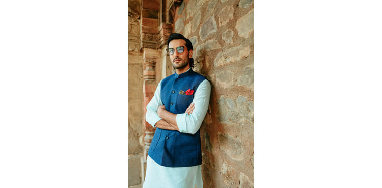 Madhav Agasti, Delhi x Mumbai?blur=25