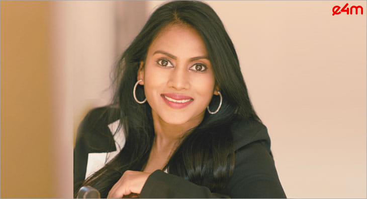 Shradha Agarwal?blur=25