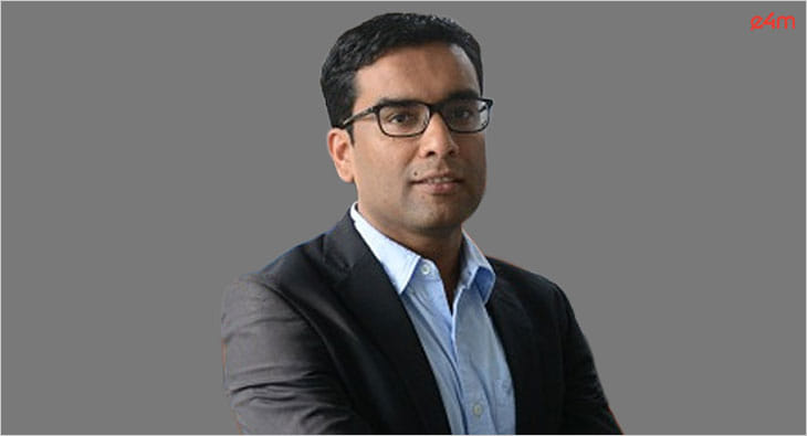 Naveen Kukreja?blur=25