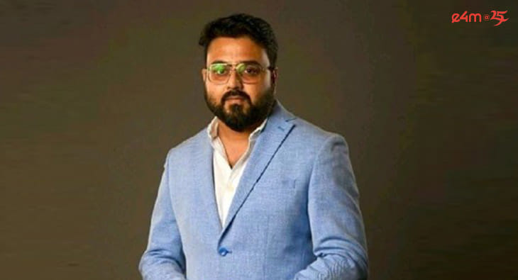Arnab Dutta?blur=25