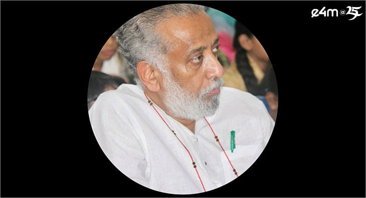 Dilip Cherian?blur=25