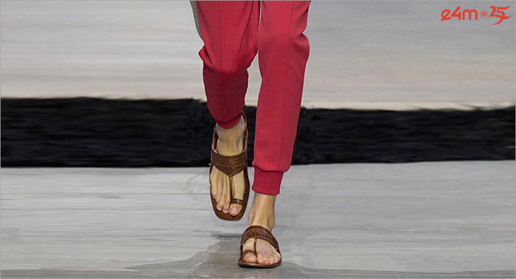 Prada?blur=25