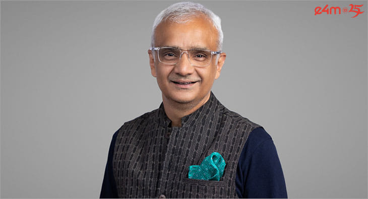 Shivnath Thukral?blur=25