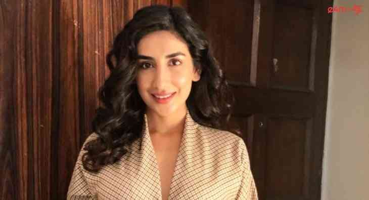 Parul Gulati?blur=25