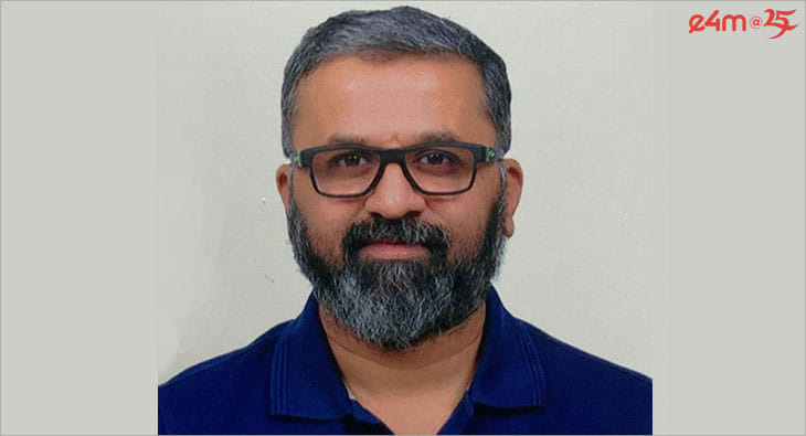 Srinath Kotamaraju?blur=25
