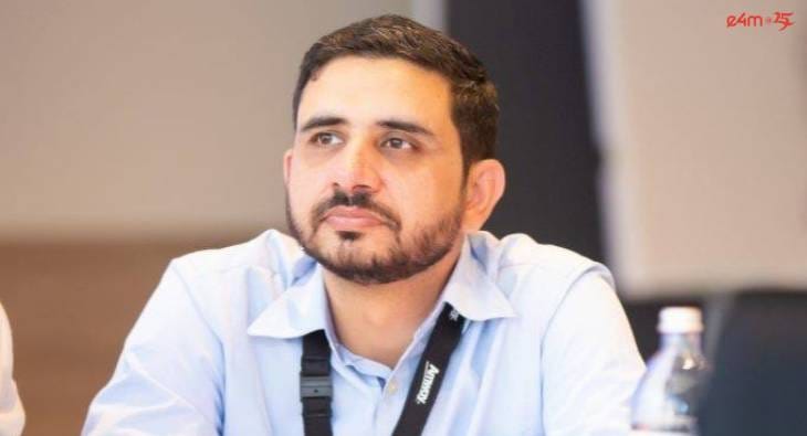 Deepak Mann?blur=25