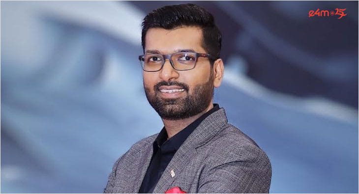 Nikhil Modi?blur=25
