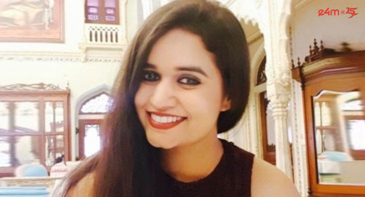 Ekta Upadhyay?blur=25