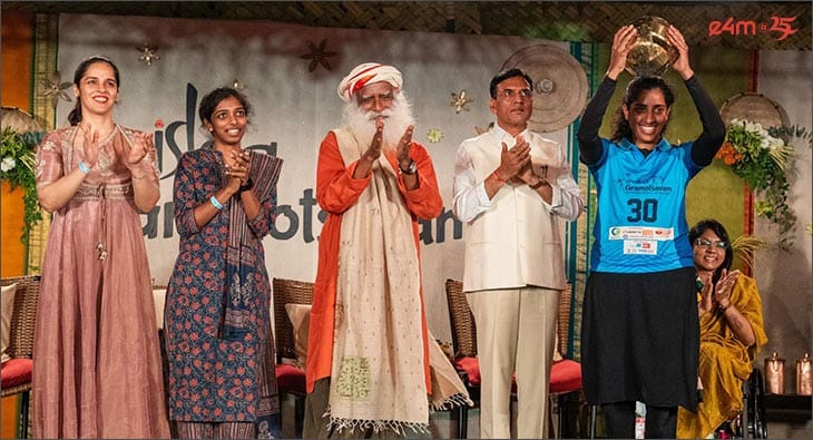 Sadhguru, Mansukh Mandaviya, Isha Gramotsavam?blur=25