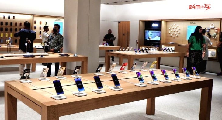 apple?blur=25