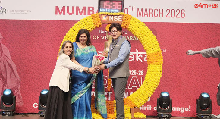 Desi Dhaakad Social Impact Awards?blur=25
