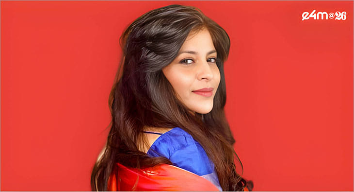 Shazia?blur=25