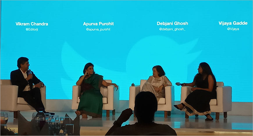 Twitter Panel?blur=25
