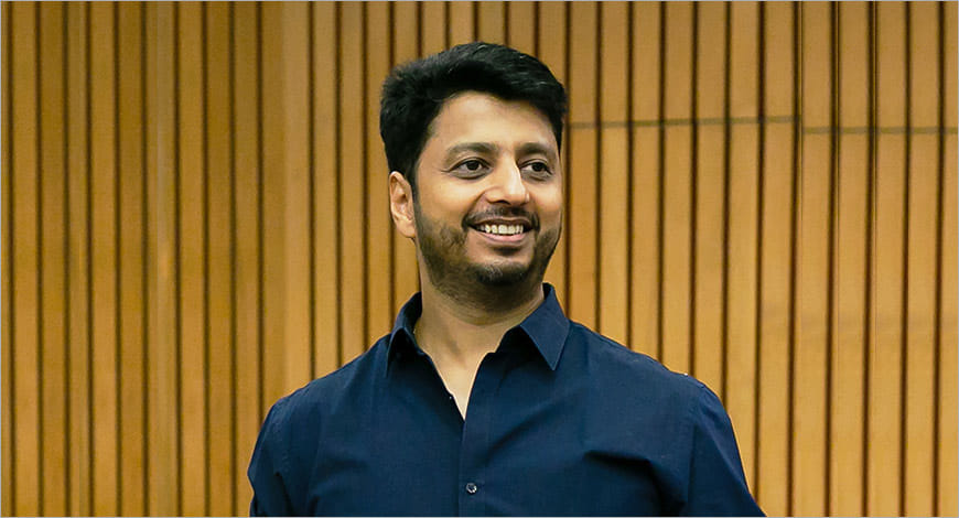 AshishChakravarty?blur=25