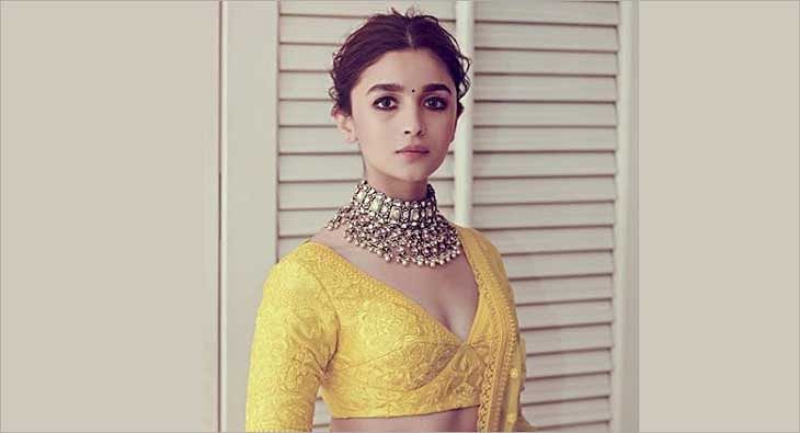 Alia bhatt lehenga in student of the year outlet online