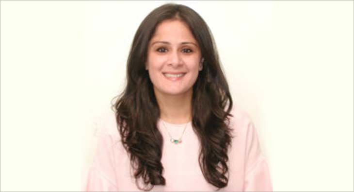 Pallavi?blur=25