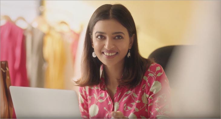 Radhika?blur=25