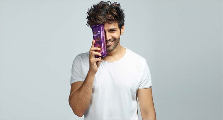 KarthikAryan?blur=25